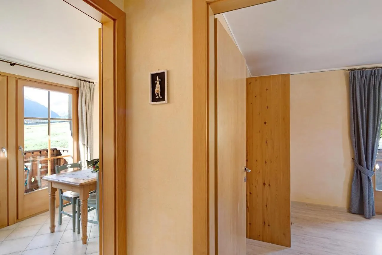 Sole Chalet Martina Livigno Apartment