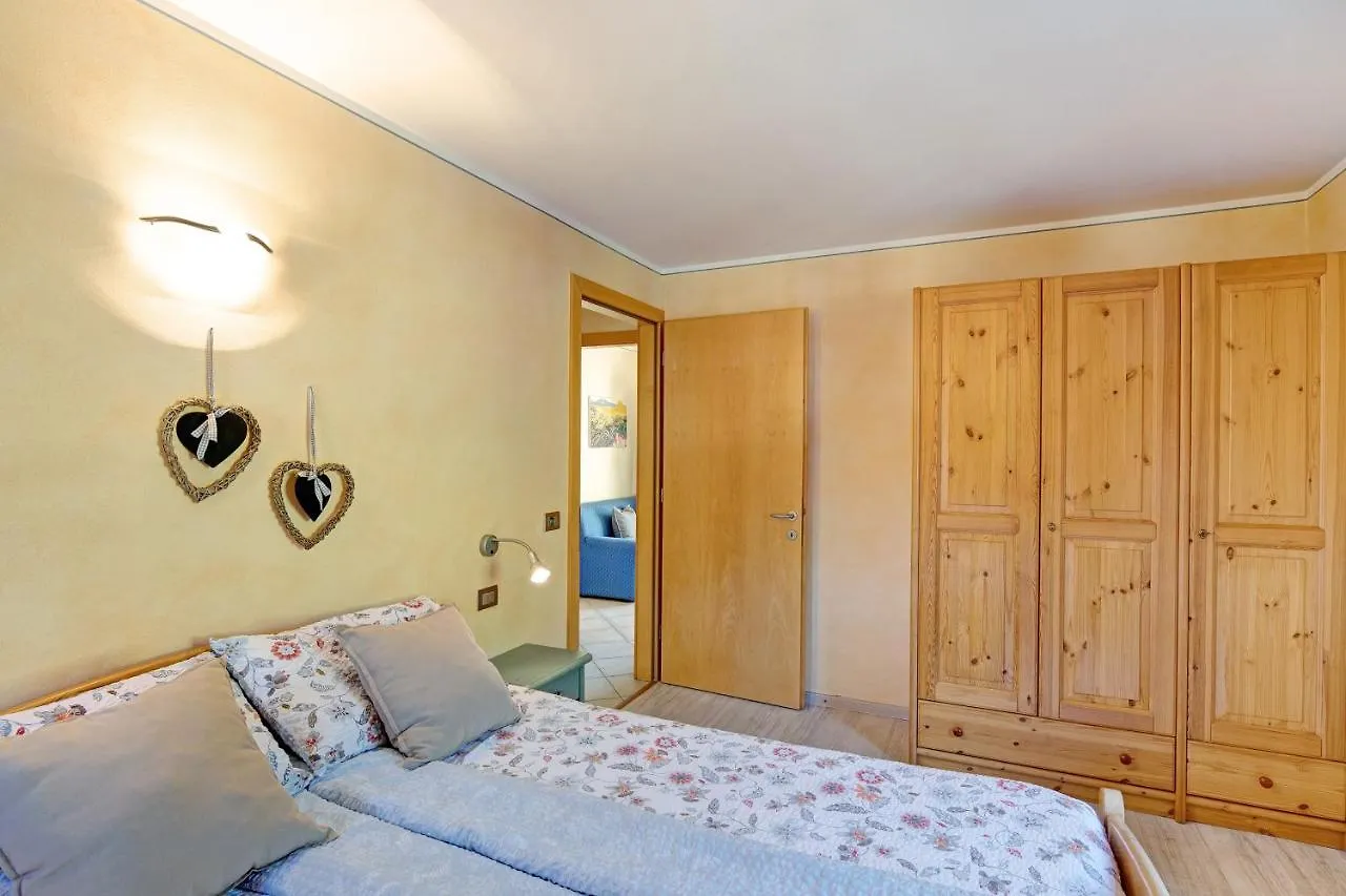 Sole Chalet Martina Livigno Apartment